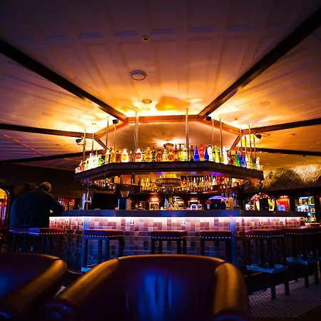 The @ Harvey's Point Bed and breakfast 4*